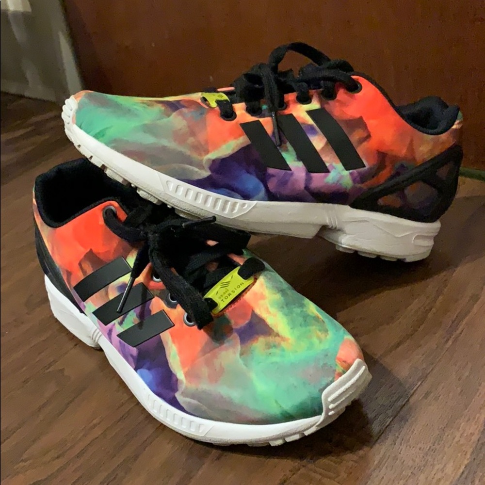 Adidas torsion tennis shoes